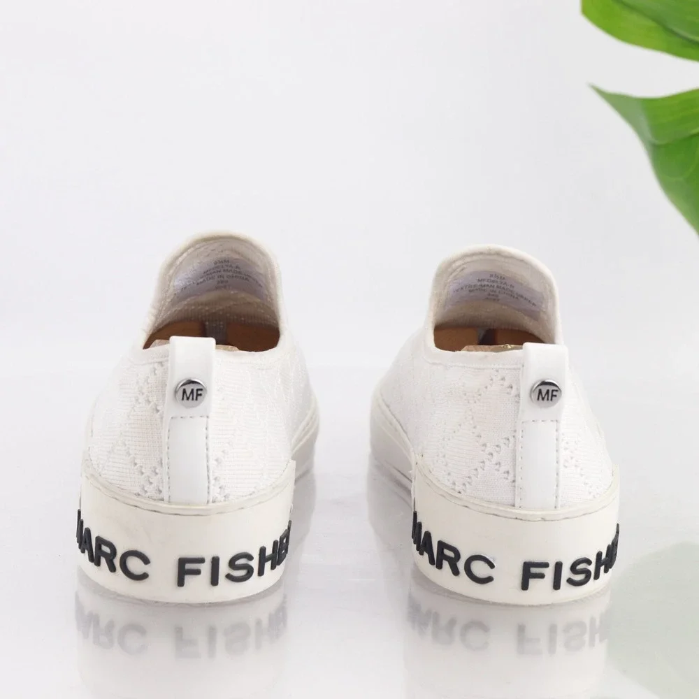 Marc Fisher Womens Delya Slip On Shoes Size 9.5 White Quilted Knit Comfort Flats